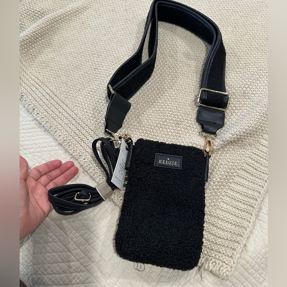 Kedzie Fireside Collection Phone Crossbody in Vegan Sherpa • Black • NWT - Picture 6 of 6